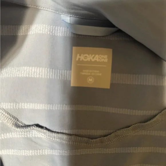 HOKA ONE ONE Mission Full-Zip Lightweight Running Sport Jacket - Picture 2 of 3